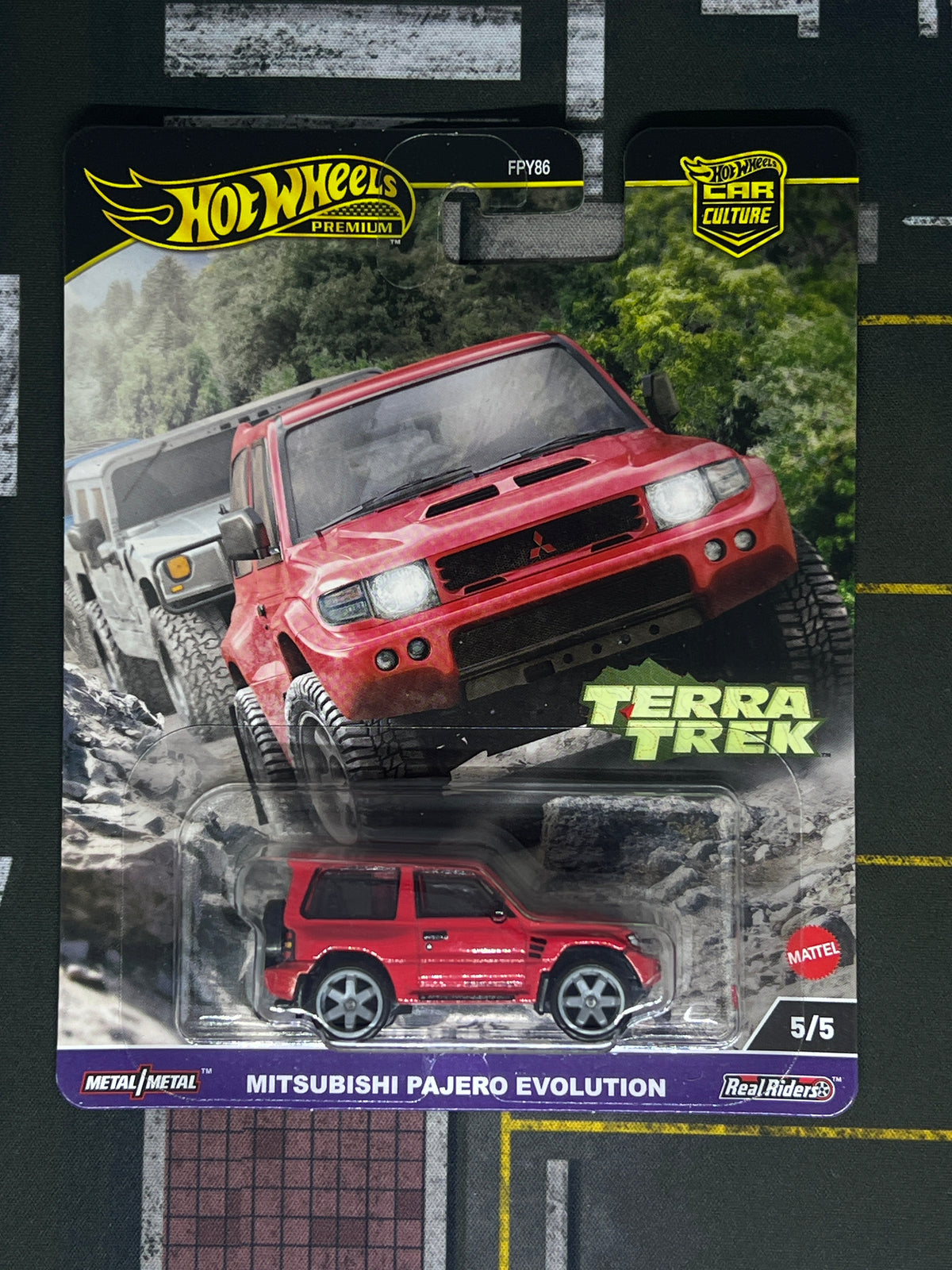 Mitsubishi Pajero Evolution (Red)
