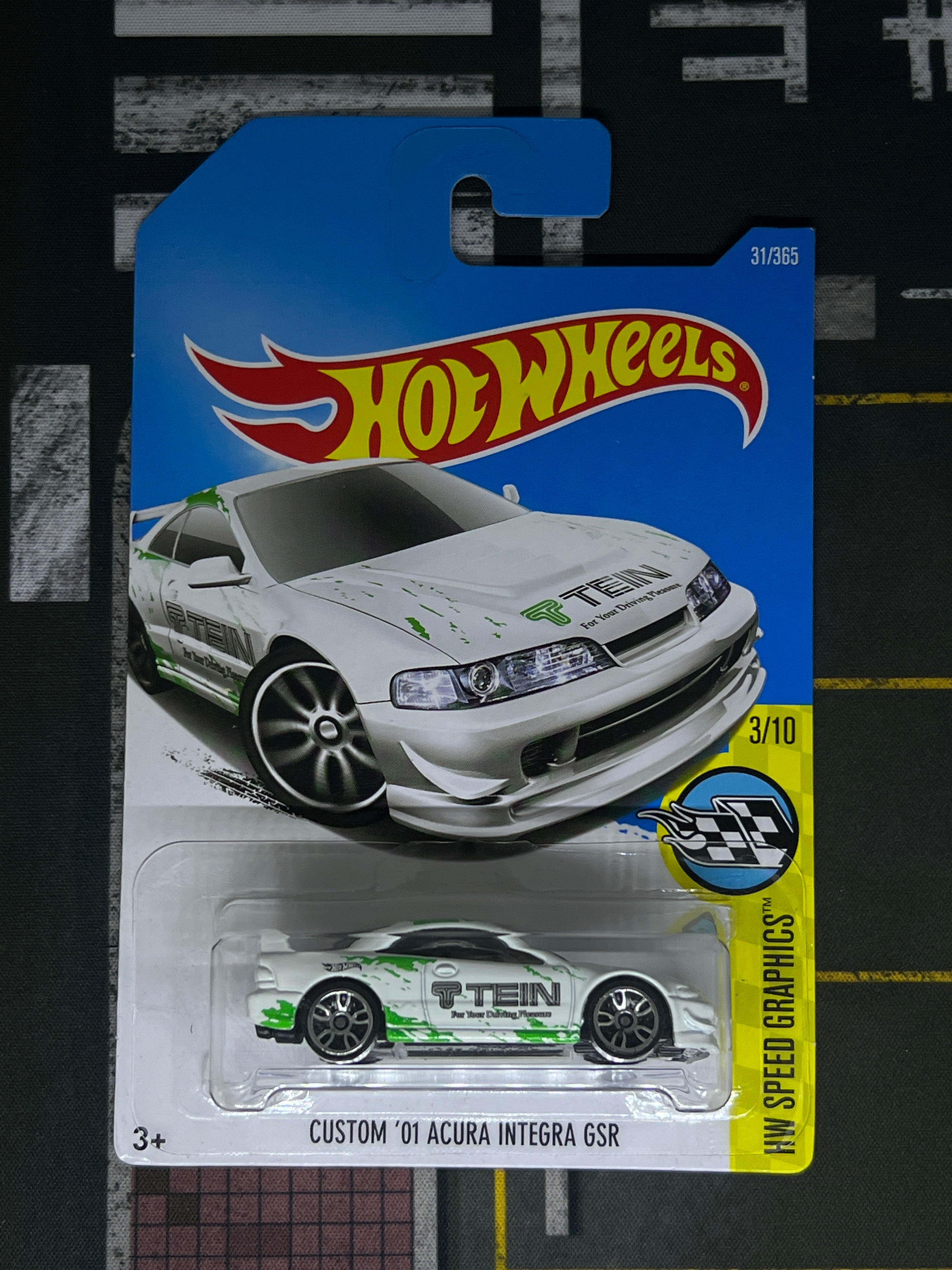 Custom ‘01 Acura Integra GSR (White Tein)