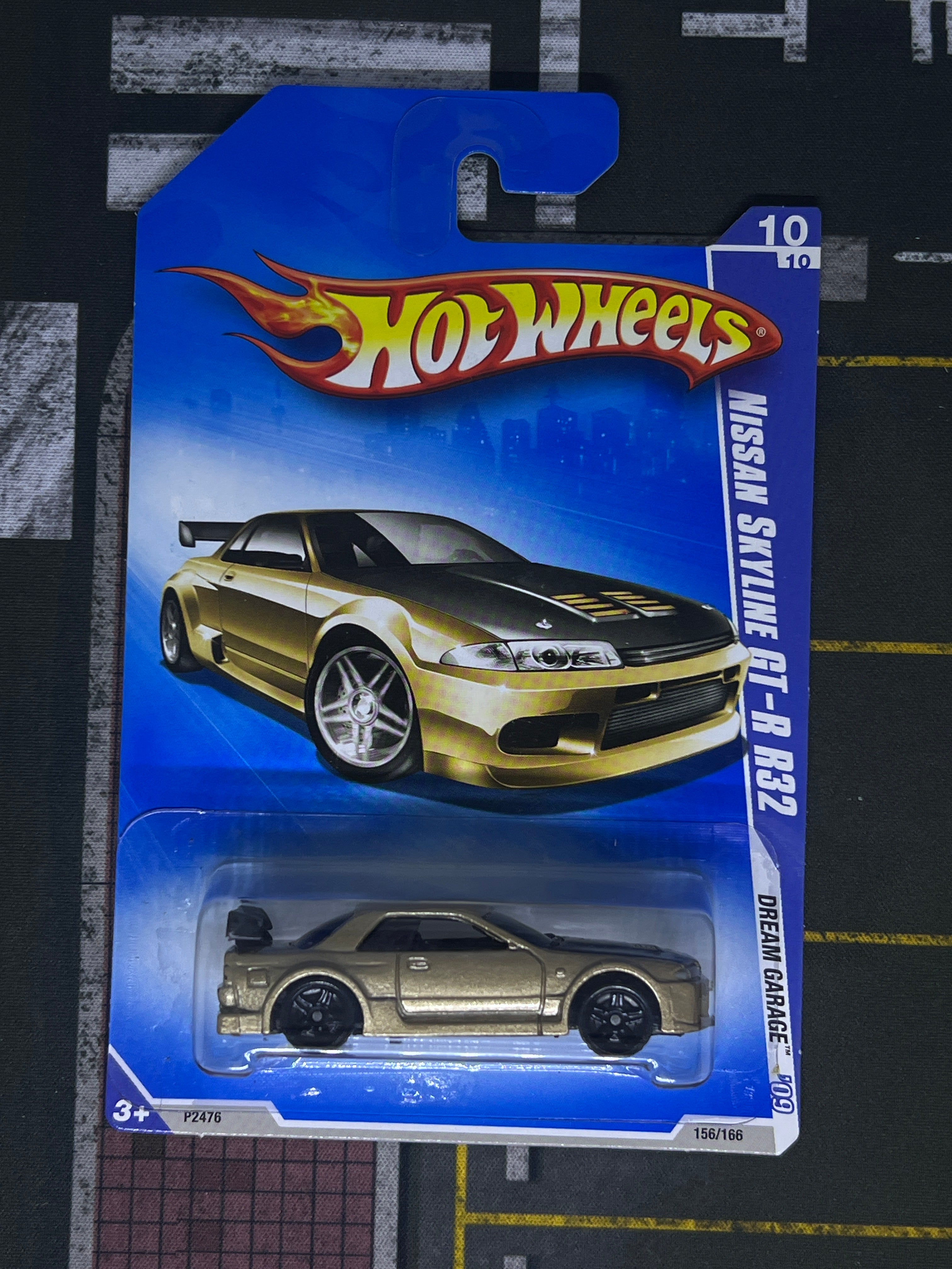 Nissan Skyline GT-R R32 (Gold)
