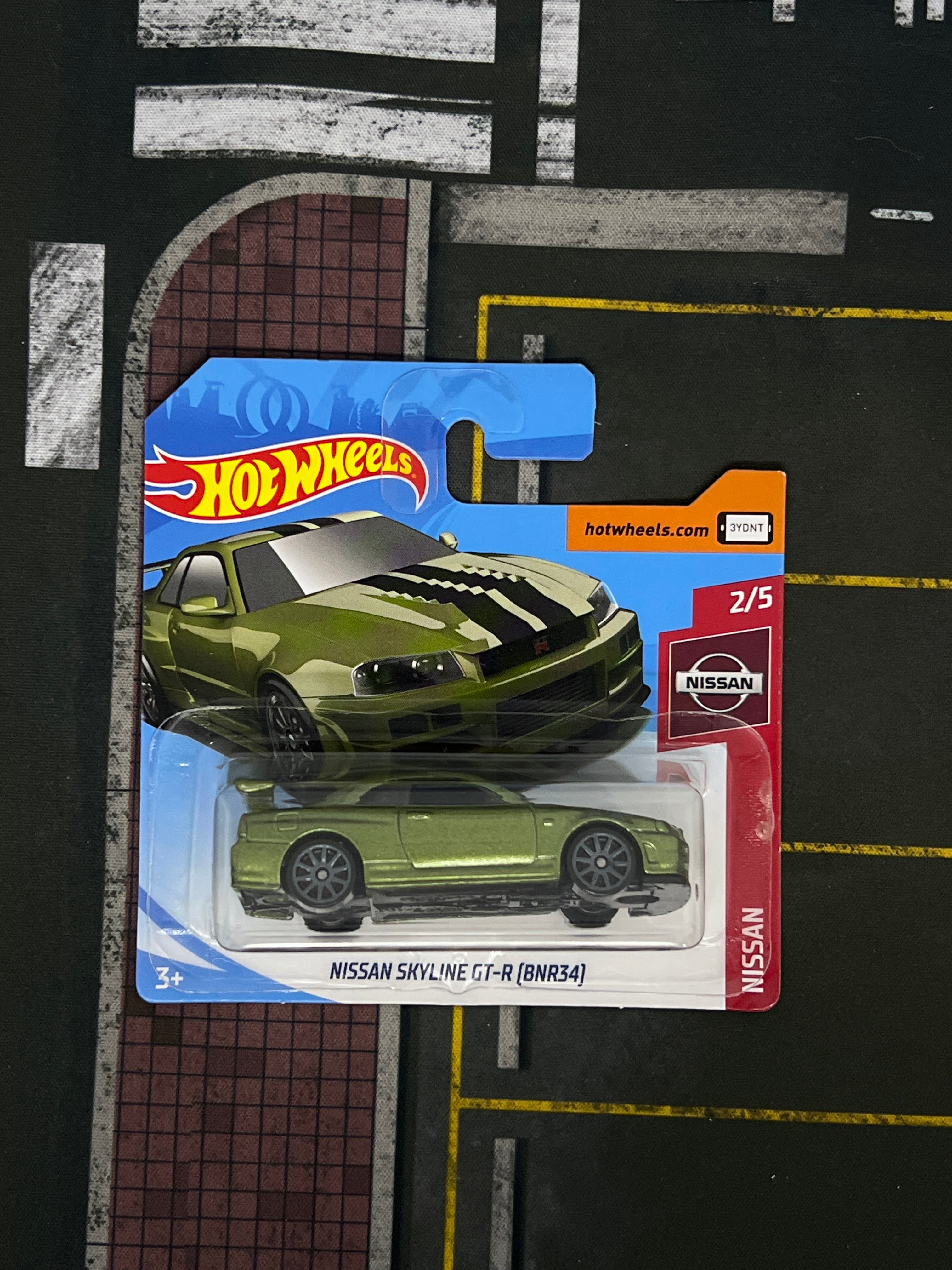 Nissan skyline GT-R (BNR34) Green Short card