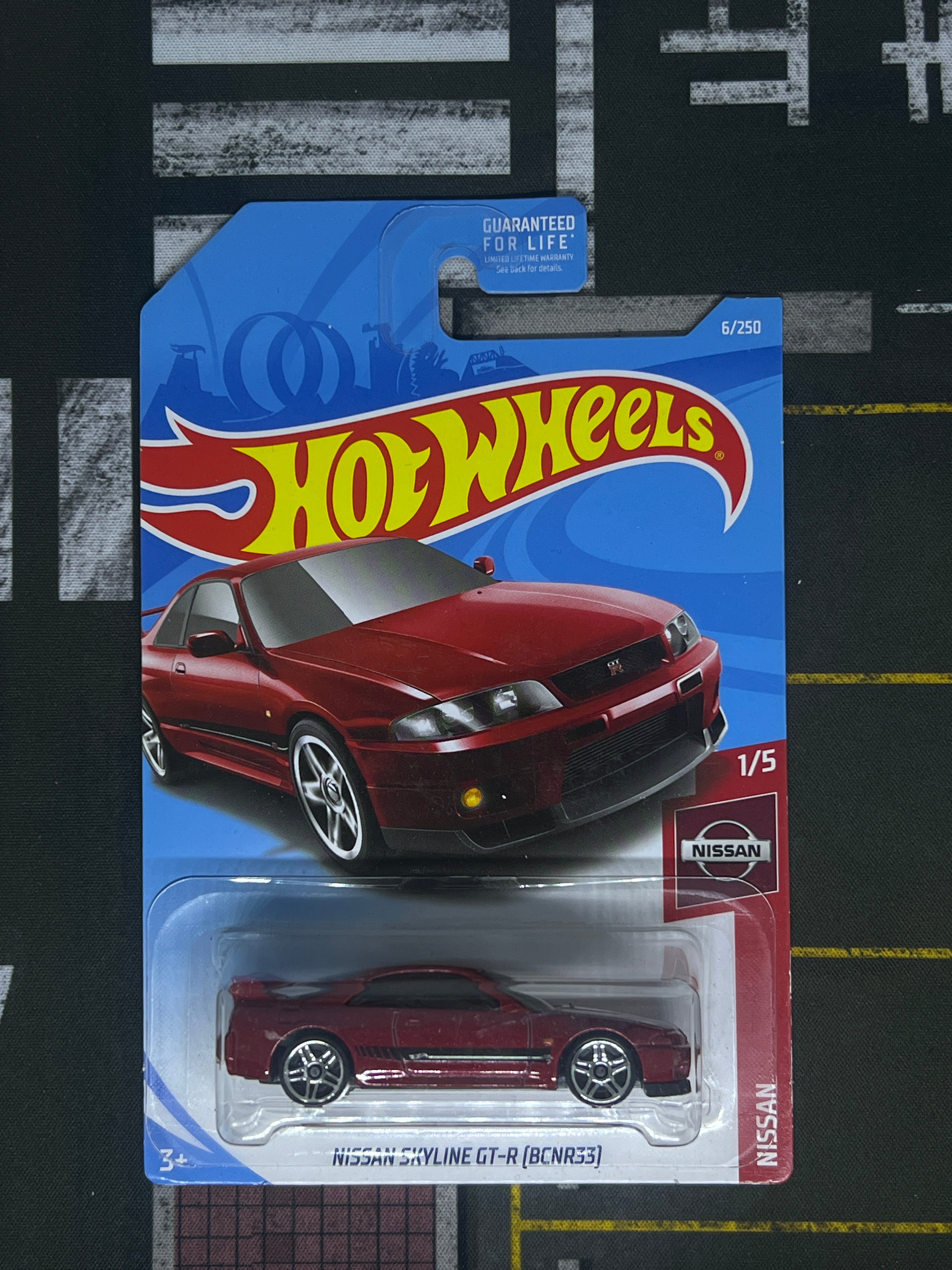 Nissan Skyline GT-R [BCNR33] Red LC